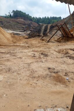 Tambang Pasir Kuarsa di Blok Lame Copong Diduga Dibiarkan, Sorotan Keras untuk Perhutani.