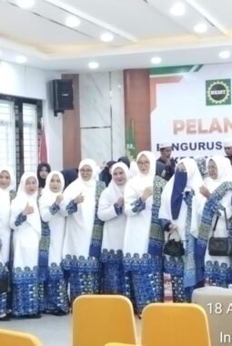 Lantik Pengurus BKMT Bangko, Karmila Sari: Majelis Taklim Harus Jadi Benteng Lawan Narkoba