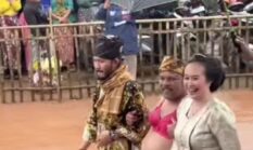 Viral di Media Sosial, Sebuah Video Yang Memperlihatkan Seorang Lelaki Dalam Kondisi Setengah Bugil